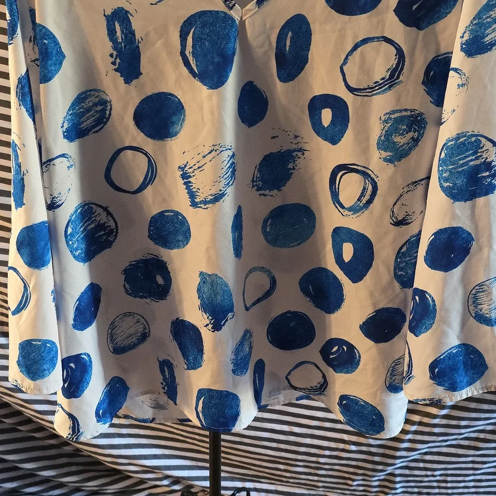 Blue Polka Dot Women's Top Size XXL - Picture 3 of 6
